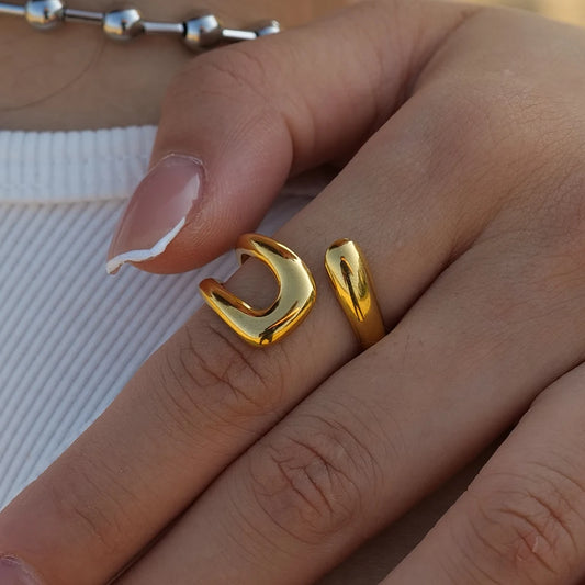 Elegant Geometric Ring